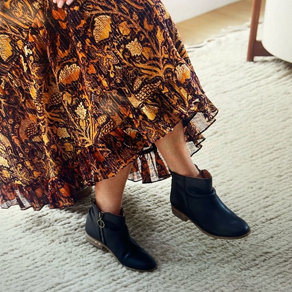 BEEK Quail Black Leather Ankle Boot - Picture 3 of 16